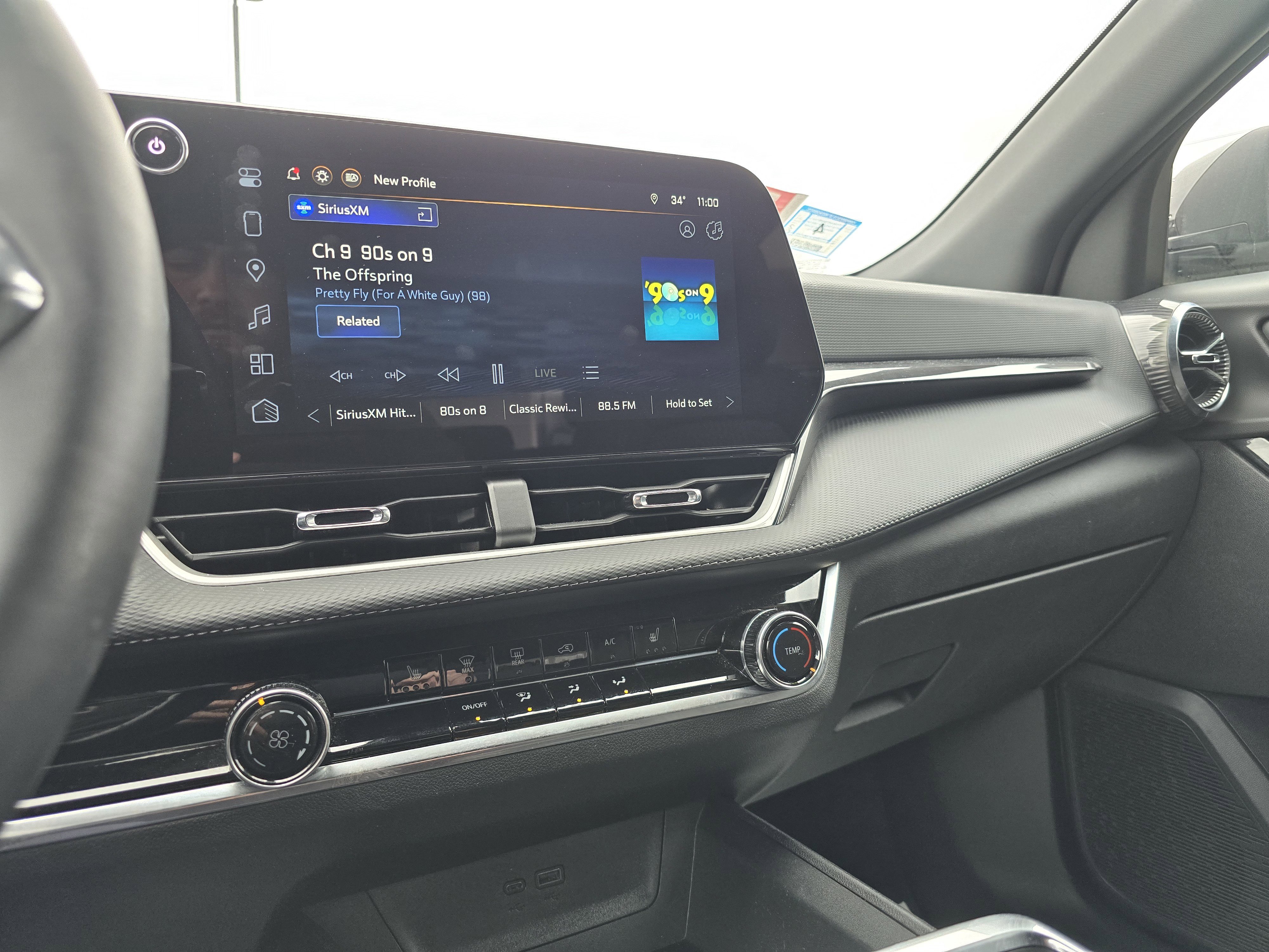 Used 2025 Chevrolet Equinox LT AWD/4WD image 22