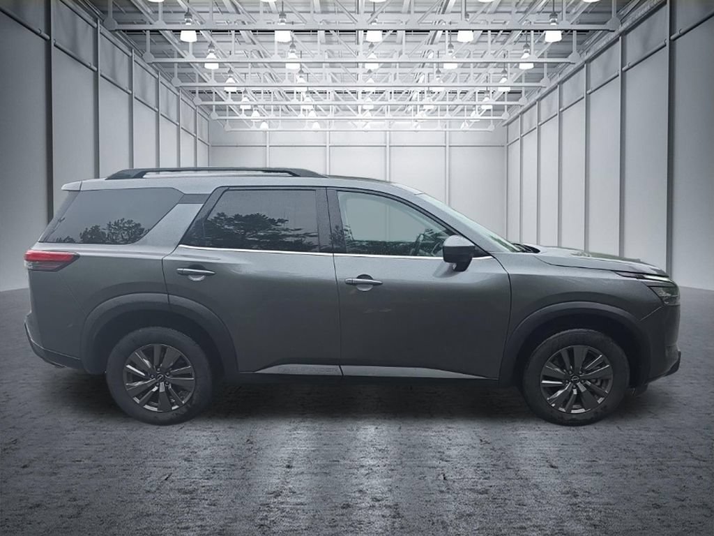 Certified 2025 Nissan Pathfinder SV AWD/4WD image 10