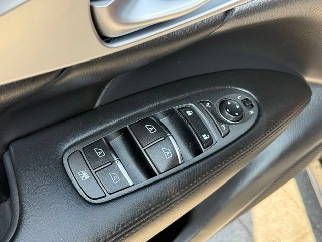 Used 2018 INFINITI Q70 L 3.7 AWD/4WD image 11