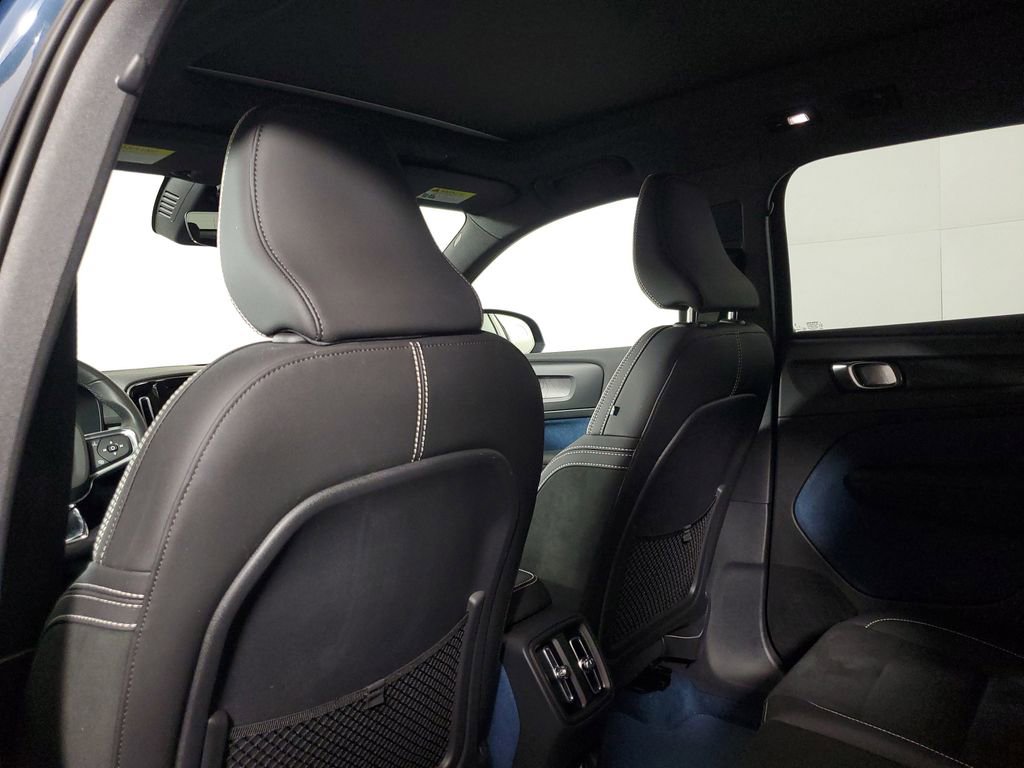 Certified 2023 Volvo XC40 Recharge Ultimate image 16