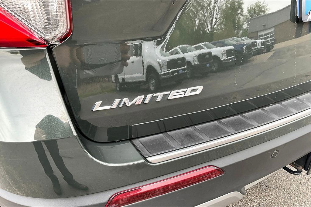 Used 2023 Ford Explorer Limited w/ Hybrid Equipment Group 310A AWD/4WD image 27