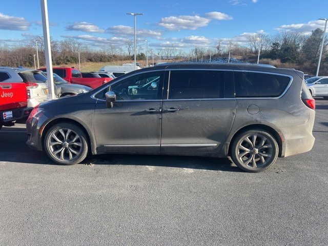 Certified 2020 Chrysler Pacifica Limited image 2