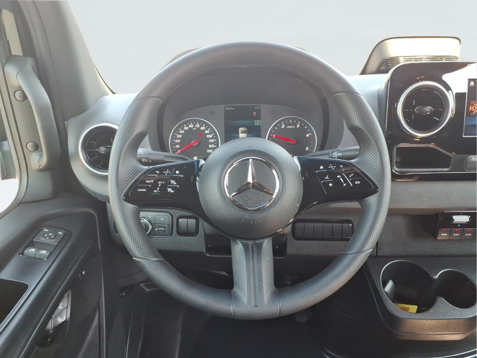 Used 2025 Mercedes-Benz Sprinter 2500 image 16