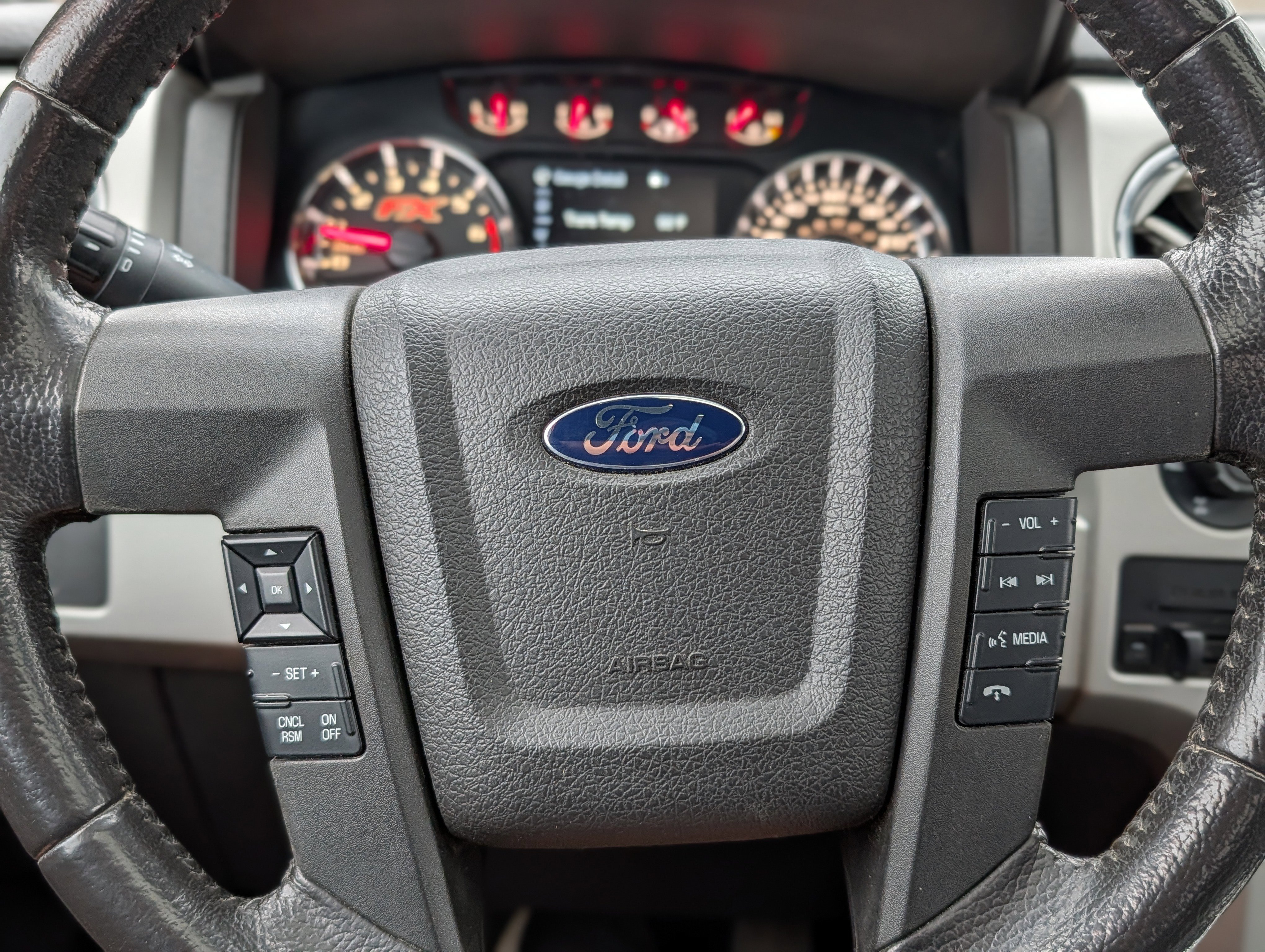 Used 2014 Ford F150 FX4 w/ Equipment Group 402A Luxury AWD/4WD image 23