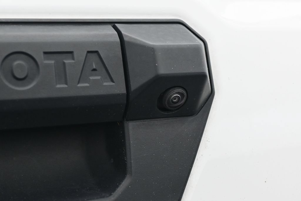 Used 2025 Toyota Tacoma SR5 AWD/4WD image 34