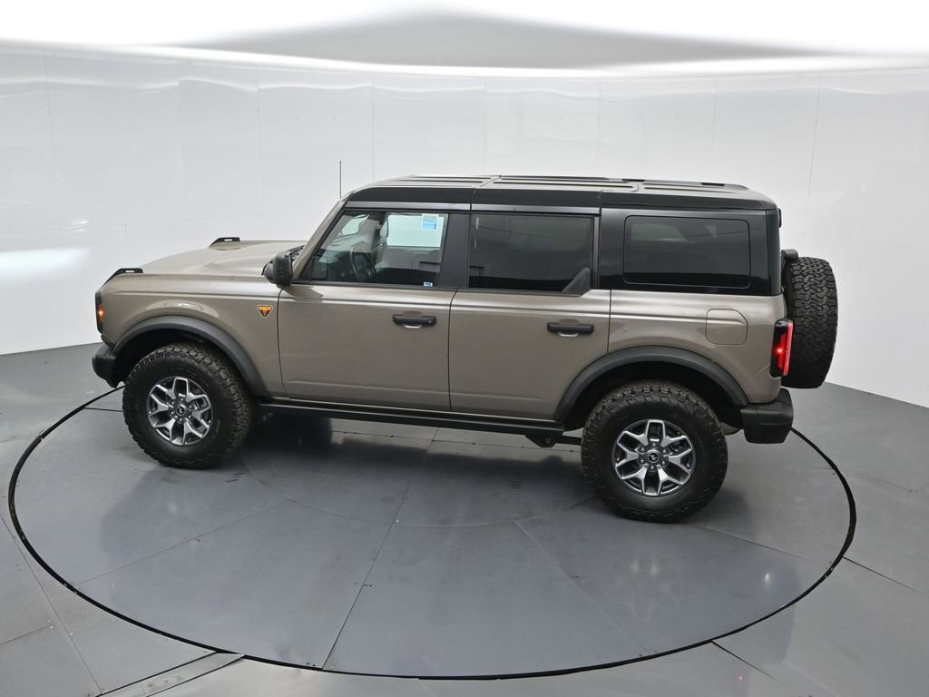 Used 2025 Ford Bronco Badlands image 58