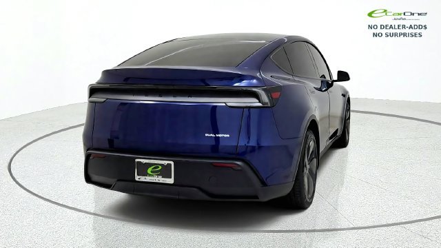 Used 2026 Tesla Model Y AWD image 8