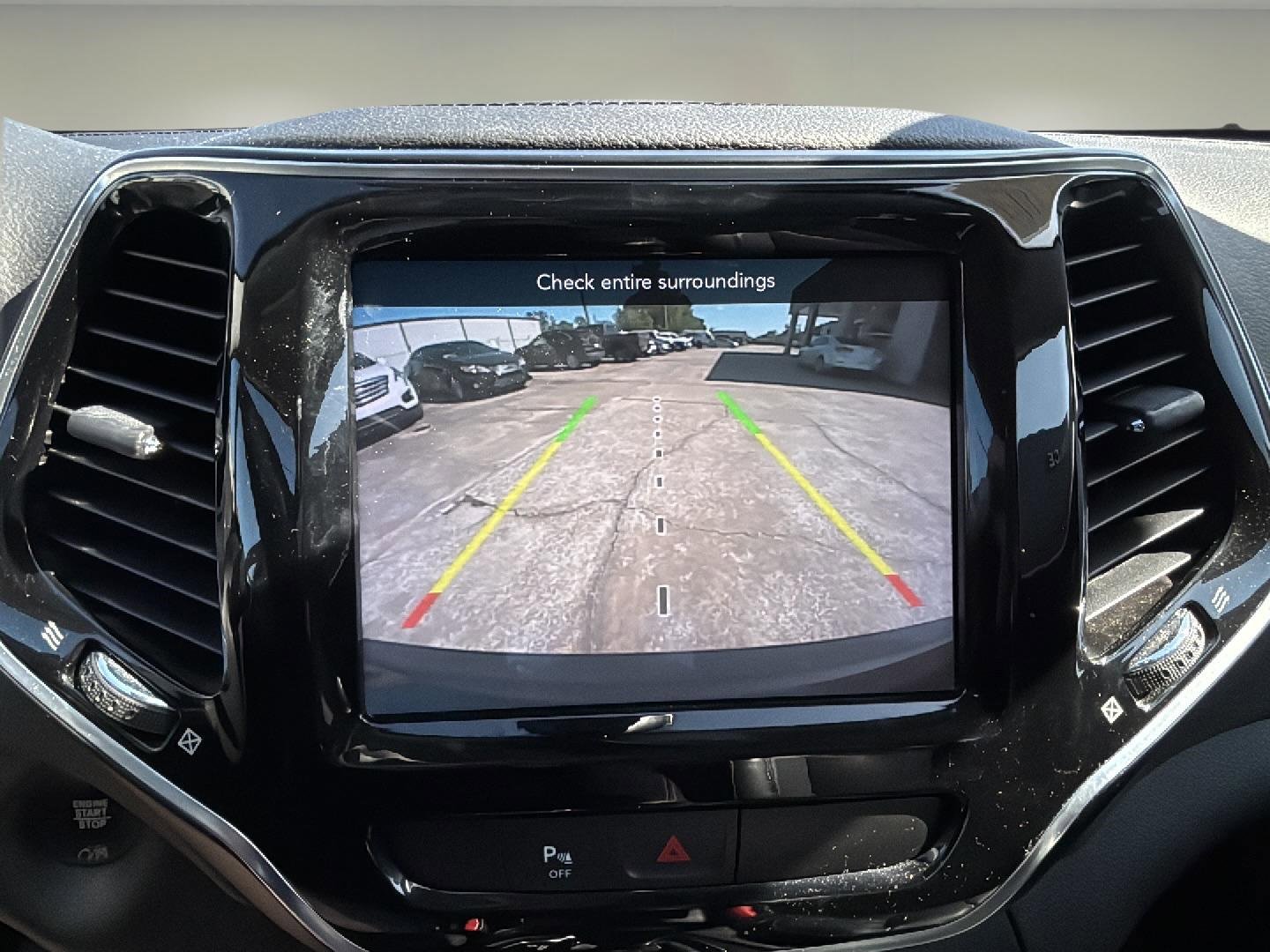 Used 2020 Jeep Cherokee Limited image 16