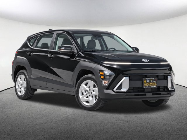 Used 2025 Hyundai Kona SE AWD/4WD image 2