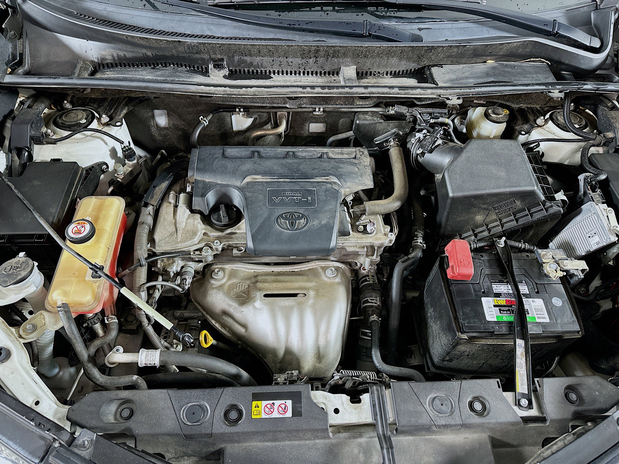 Used 2018 Toyota RAV4 LE image 30