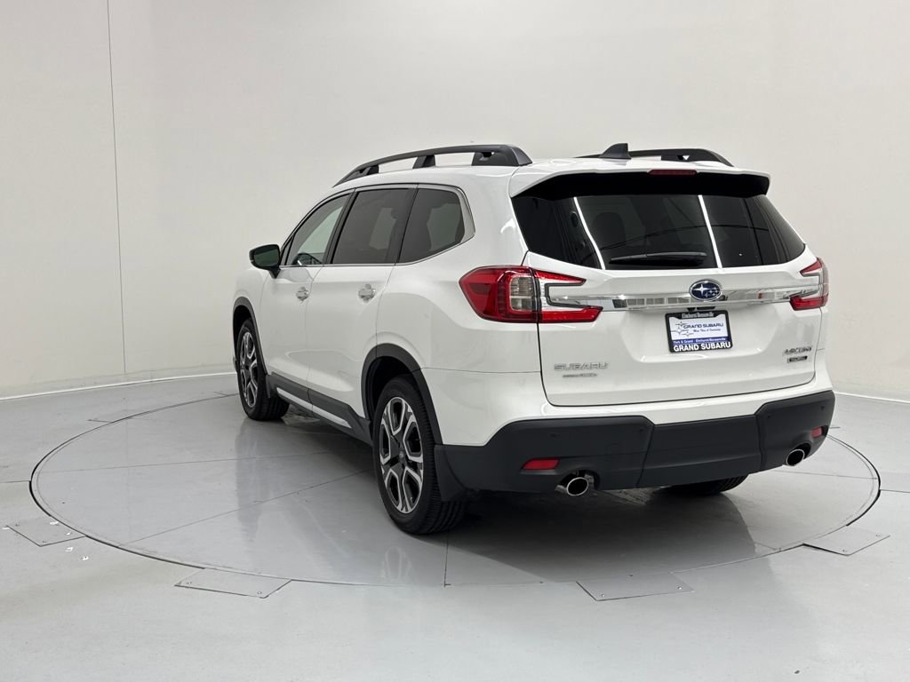 Used 2025 Subaru Ascent Touring AWD/4WD image 3