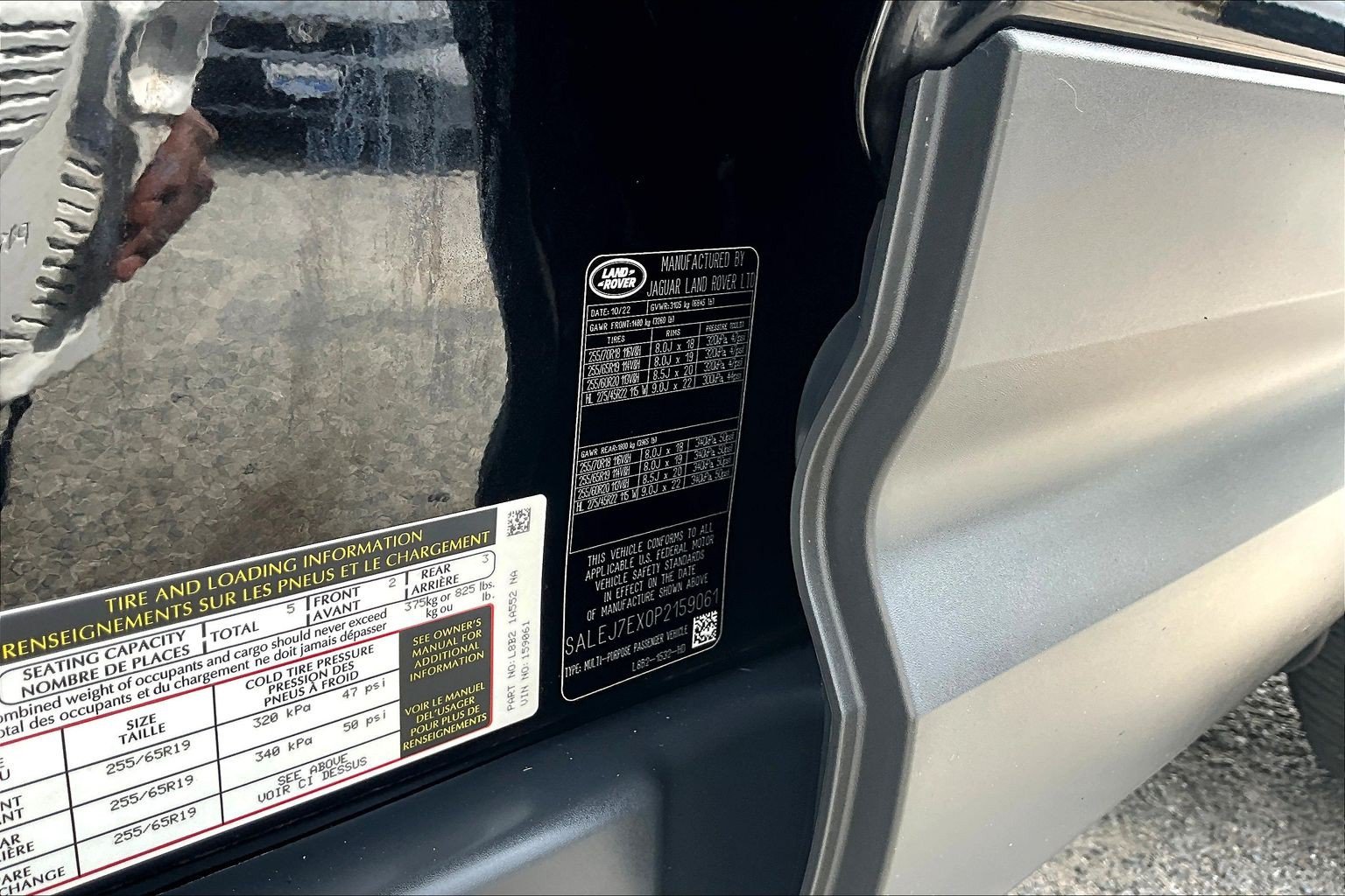 Used 2023 Land Rover Defender 110 S AWD/4WD image 35