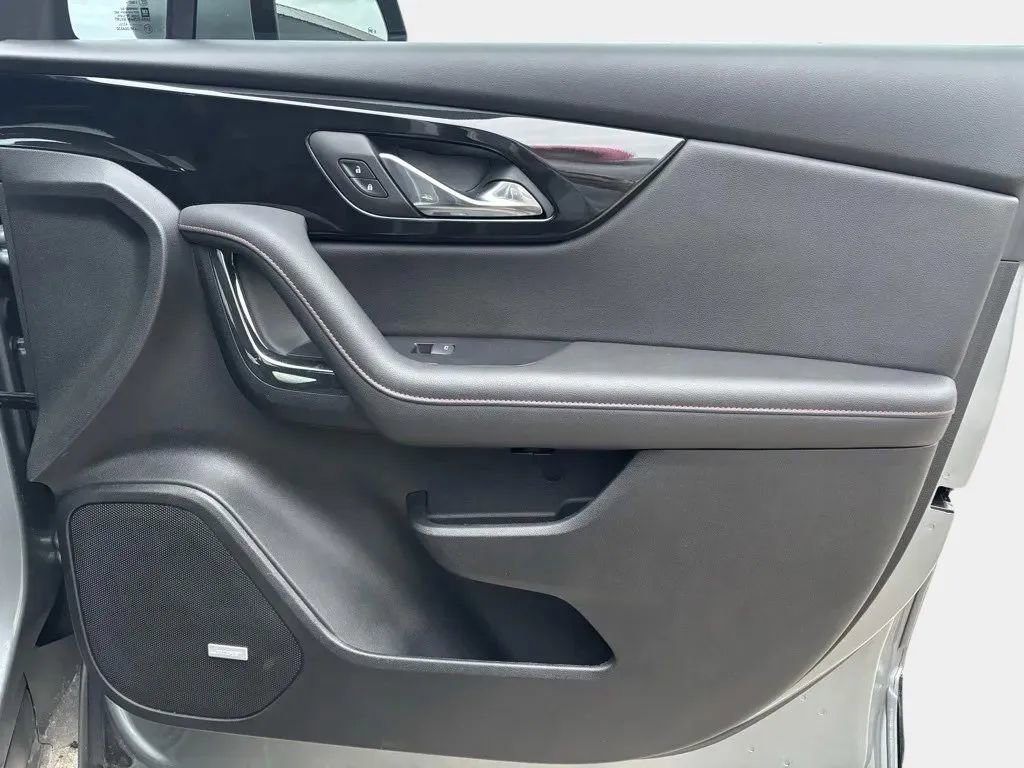 Used 2025 Chevrolet Blazer RS image 30