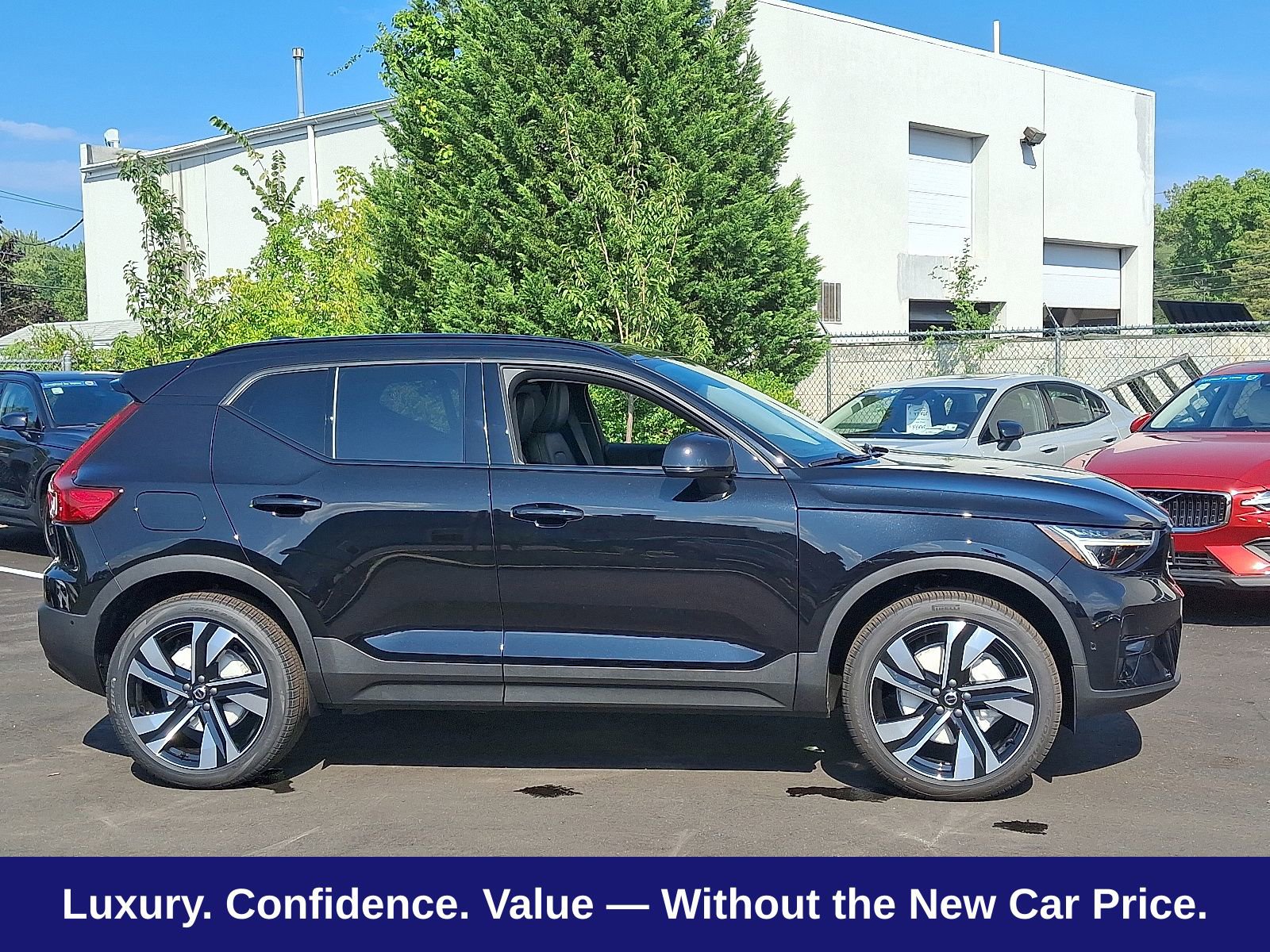 New 2026 Volvo XC40 B5 Plus w/ Protection Package Premier AWD/4WD image 8