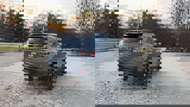 Used 2022 Jeep Compass Limited w/ Sun and Sound Group image 8