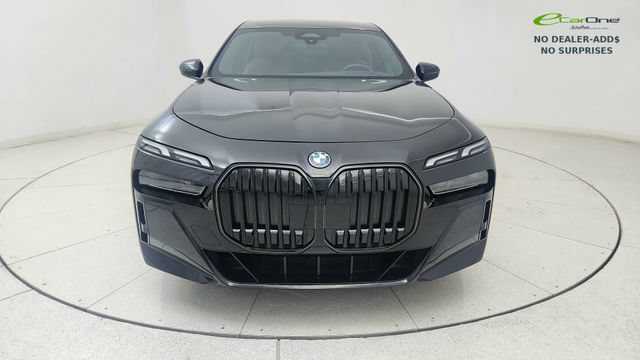 Used 2025 BMW i7 eDrive50 w/ M Sport Package RWD image 2