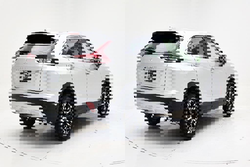 Used 2025 Mitsubishi Eclipse Cross SE image 8