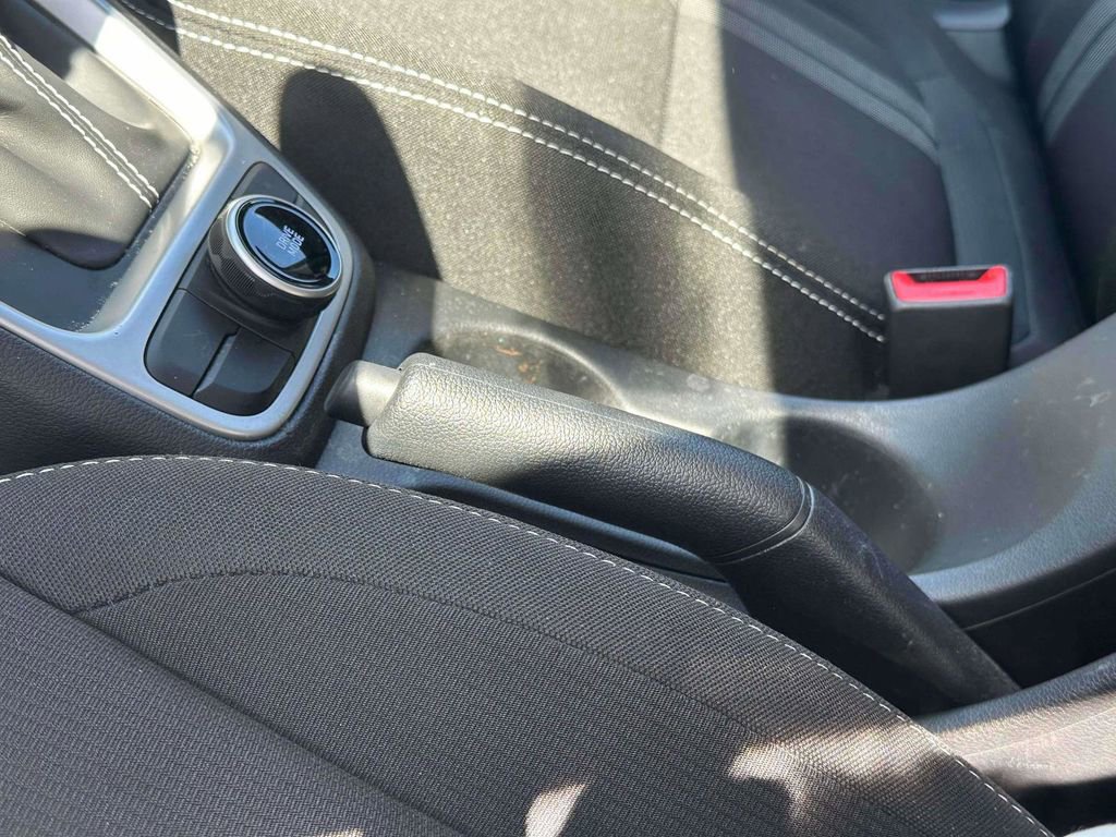 Used 2023 Hyundai Venue SEL FWD image 29