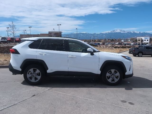 Used 2025 Toyota RAV4 XLE AWD/4WD image 9
