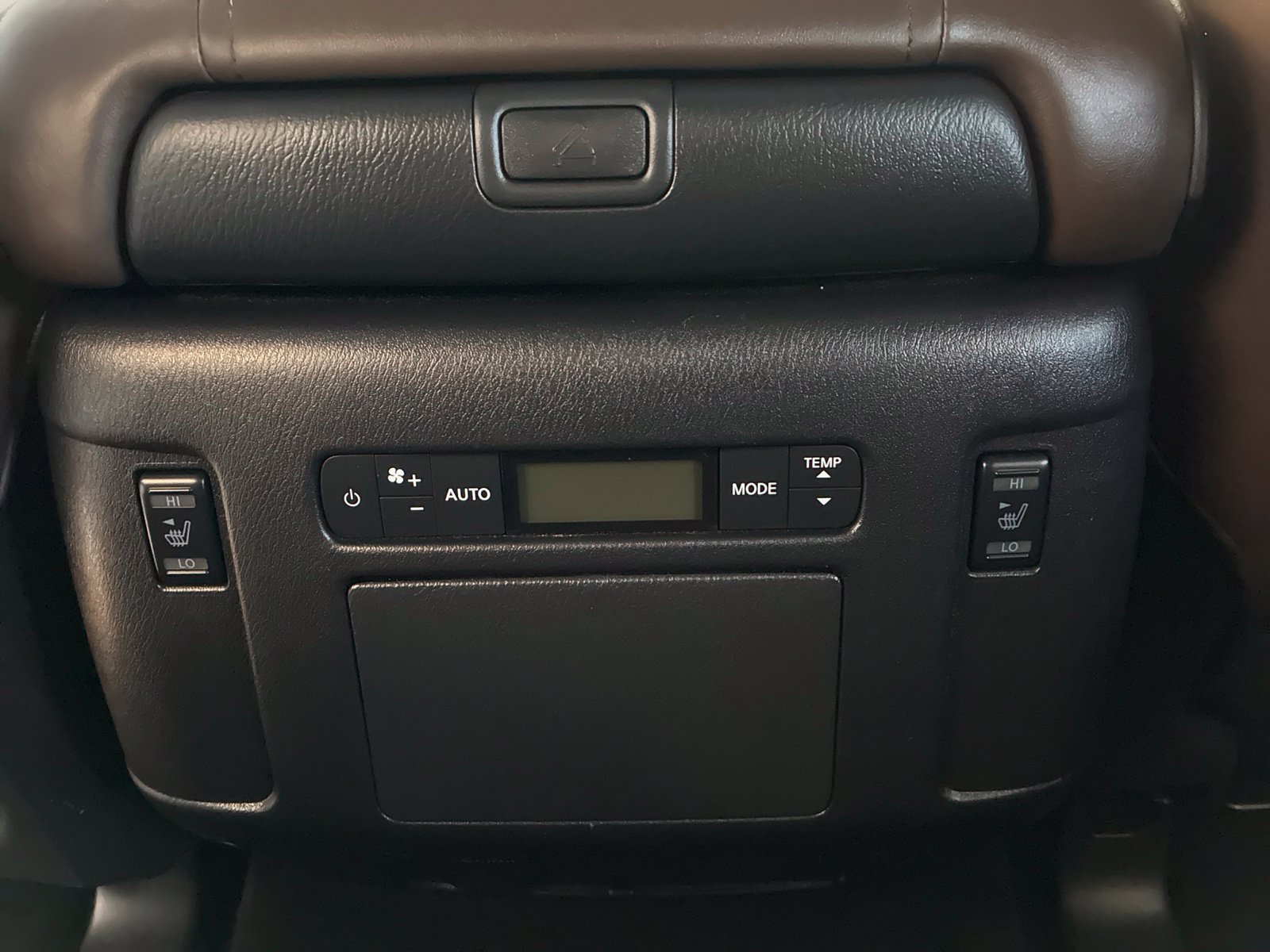 Used 2023 Nissan Armada Platinum w/ Captain's Chairs Package AWD/4WD image 16