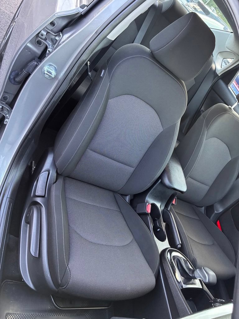 Used 2023 Kia Forte LXS w/ LXS Technology Package FWD image 17