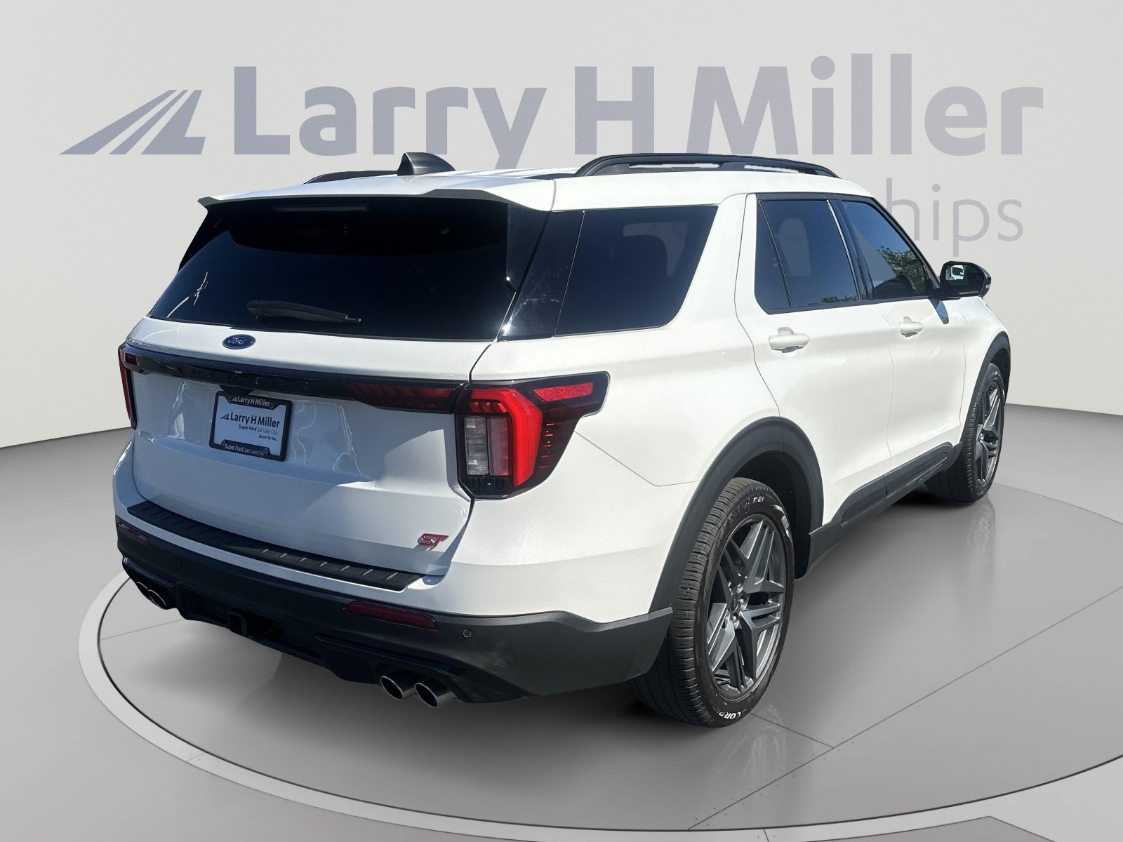 Certified 2025 Ford Explorer ST w/ Sun And Sound Package AWD/4WD image 5