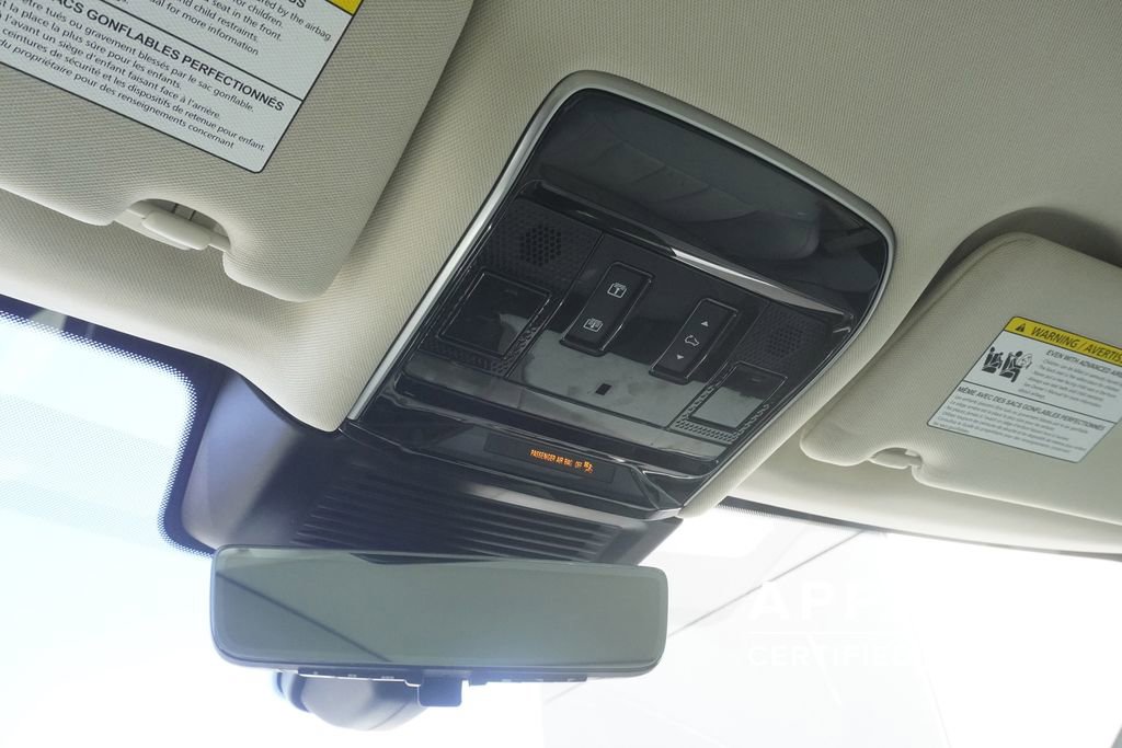 Used 2023 Land Rover Range Rover SE image 16