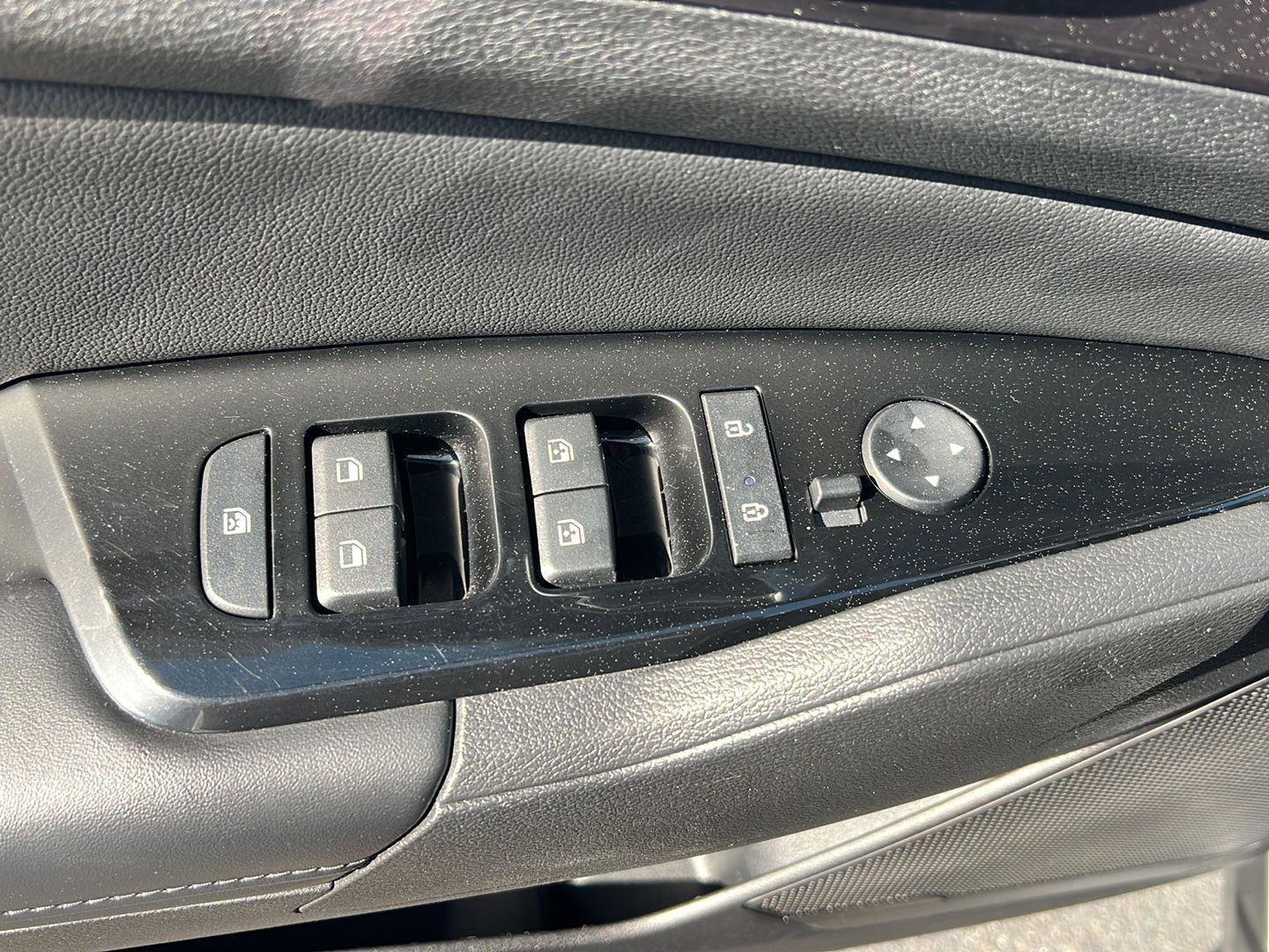 Used 2023 Kia Sportage EX image 31