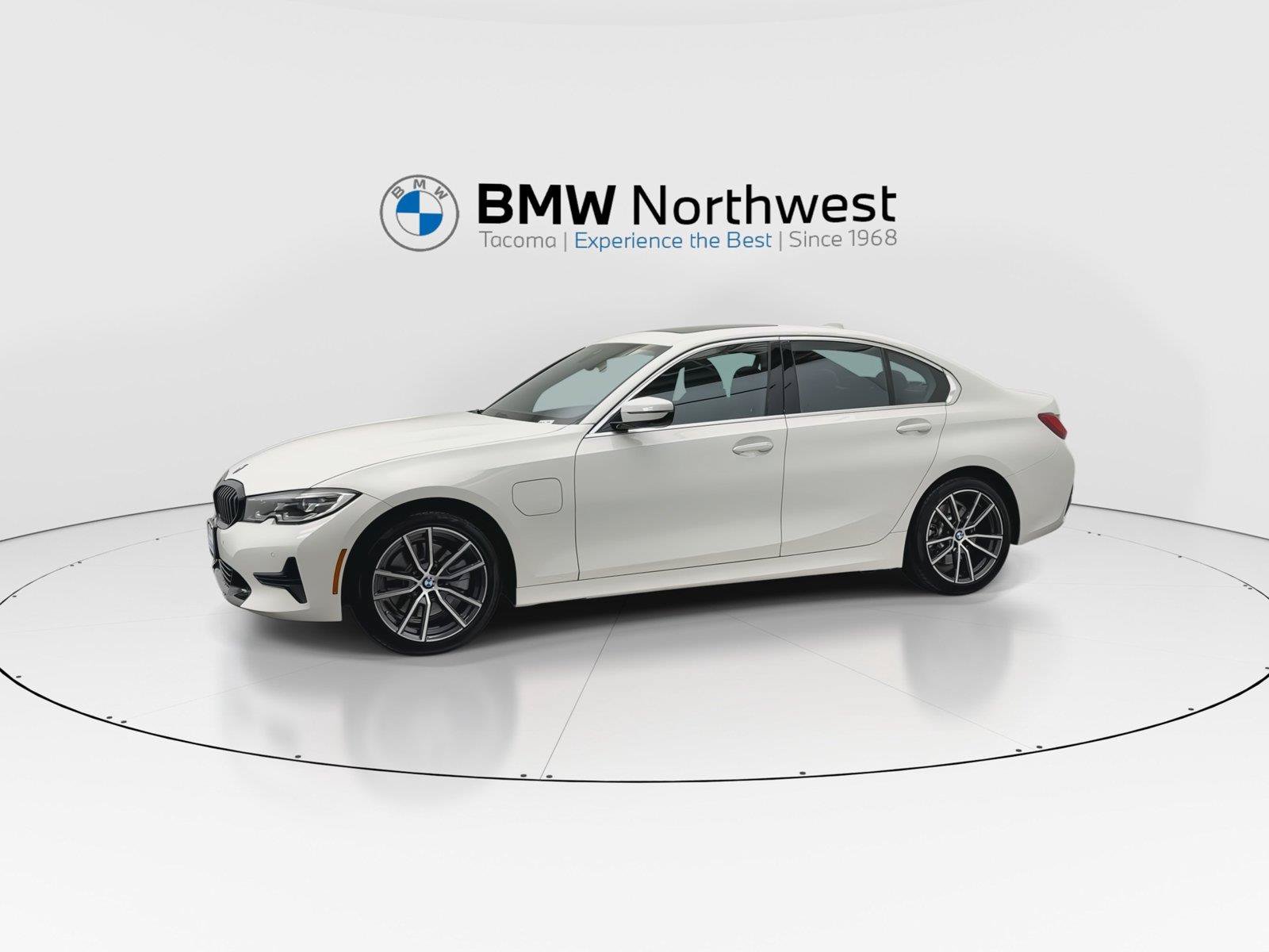 Used 2021 BMW 330e w/ Convenience Package RWD image 10