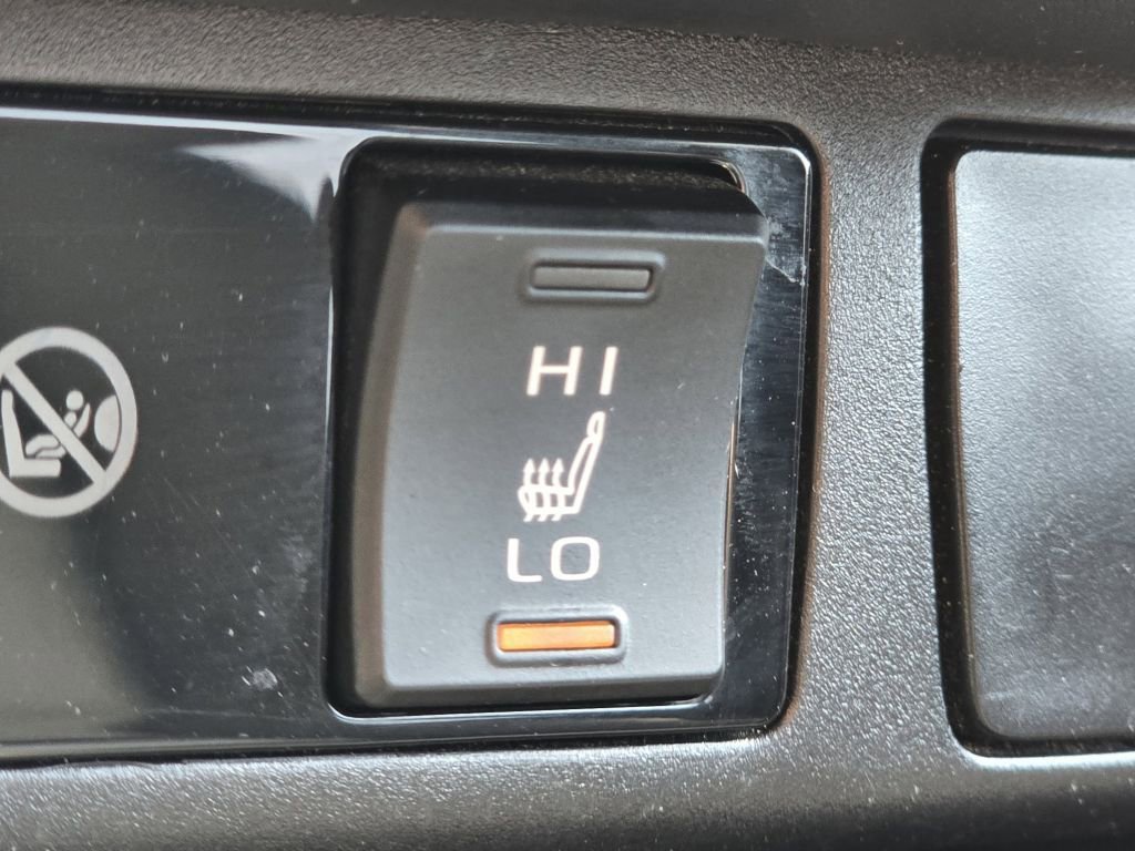 Used 2024 Toyota RAV4 XSE w/ Weather Package image 8