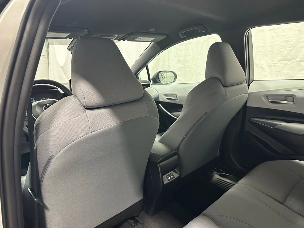 Used 2025 Toyota Corolla SE image 46
