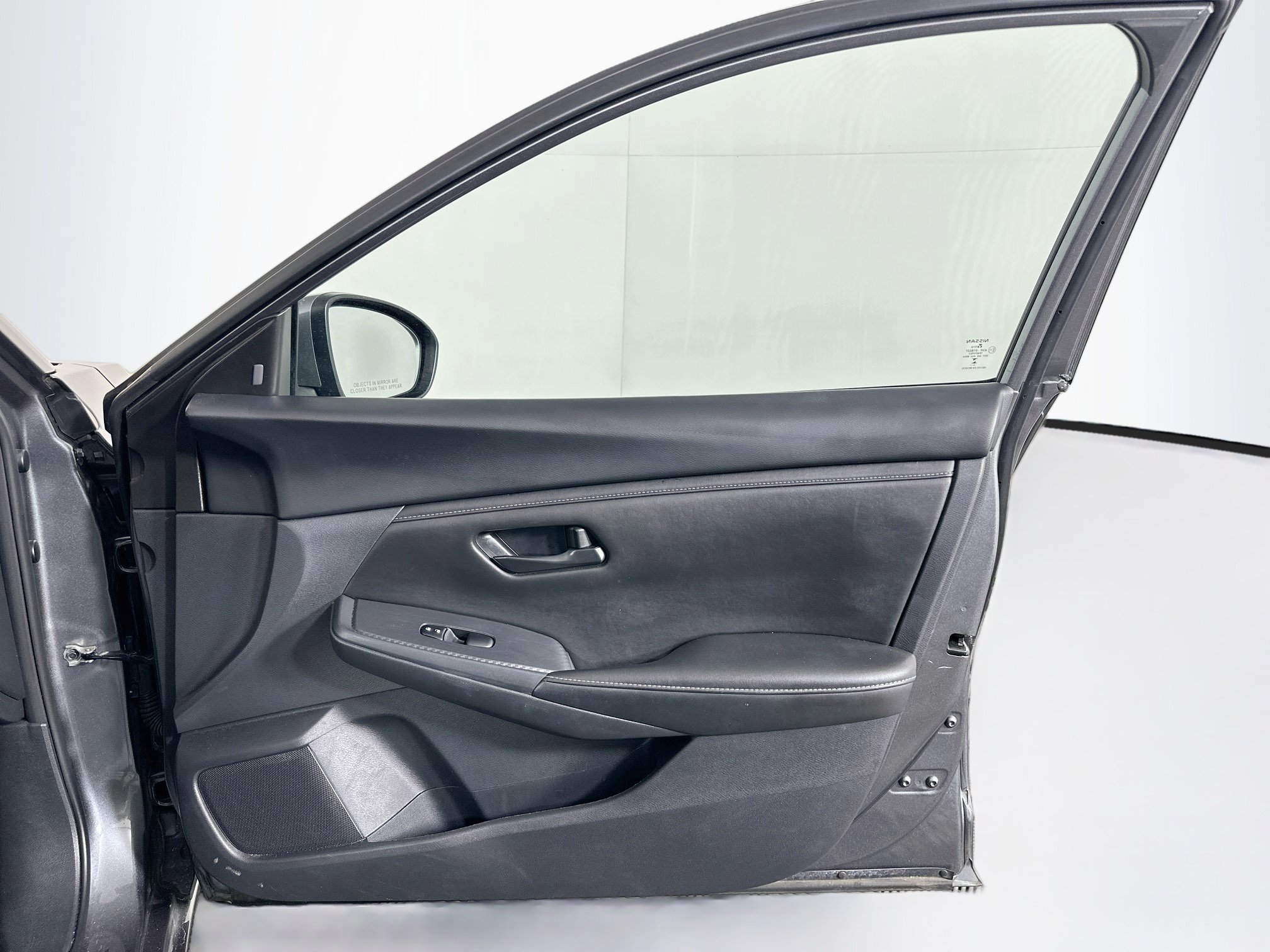 Used 2025 Nissan Sentra S FWD image 30