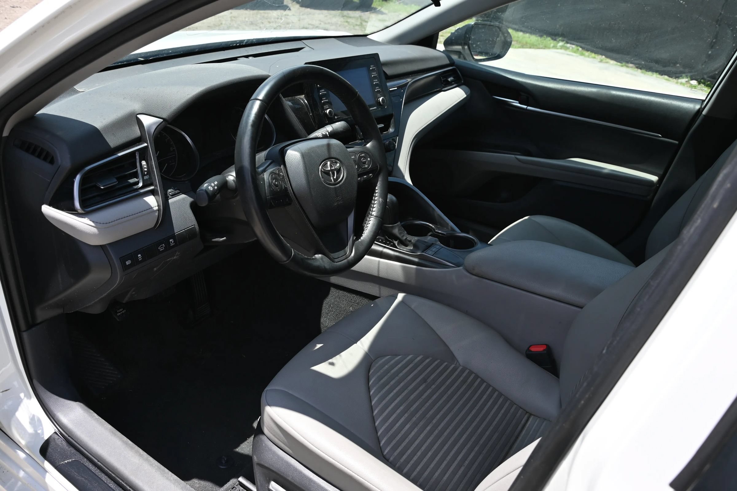 Used 2022 Toyota Camry SE FWD image 8