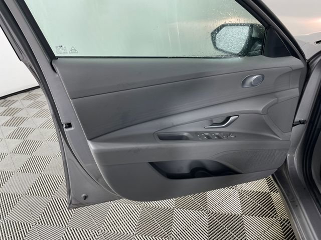 Used 2023 Hyundai Elantra SEL w/ Cargo Package image 11