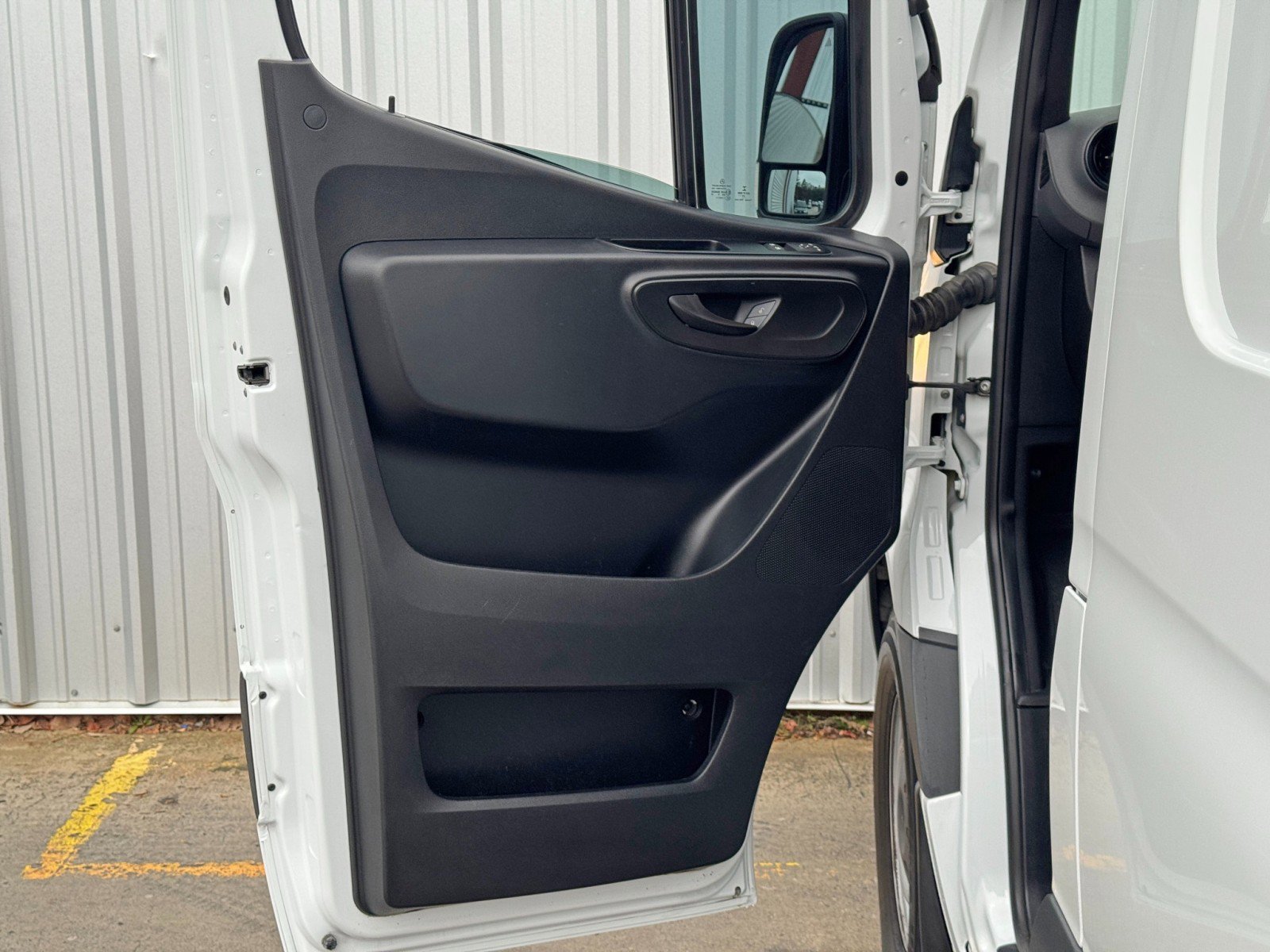 Used 2021 Mercedes-Benz Sprinter 2500 w/ Driver Convenience Package image 27