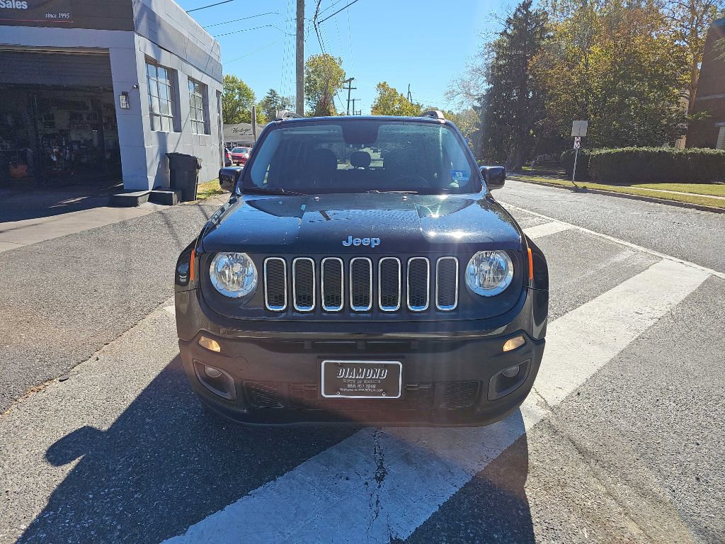 Used 2017 Jeep Renegade Latitude image 2