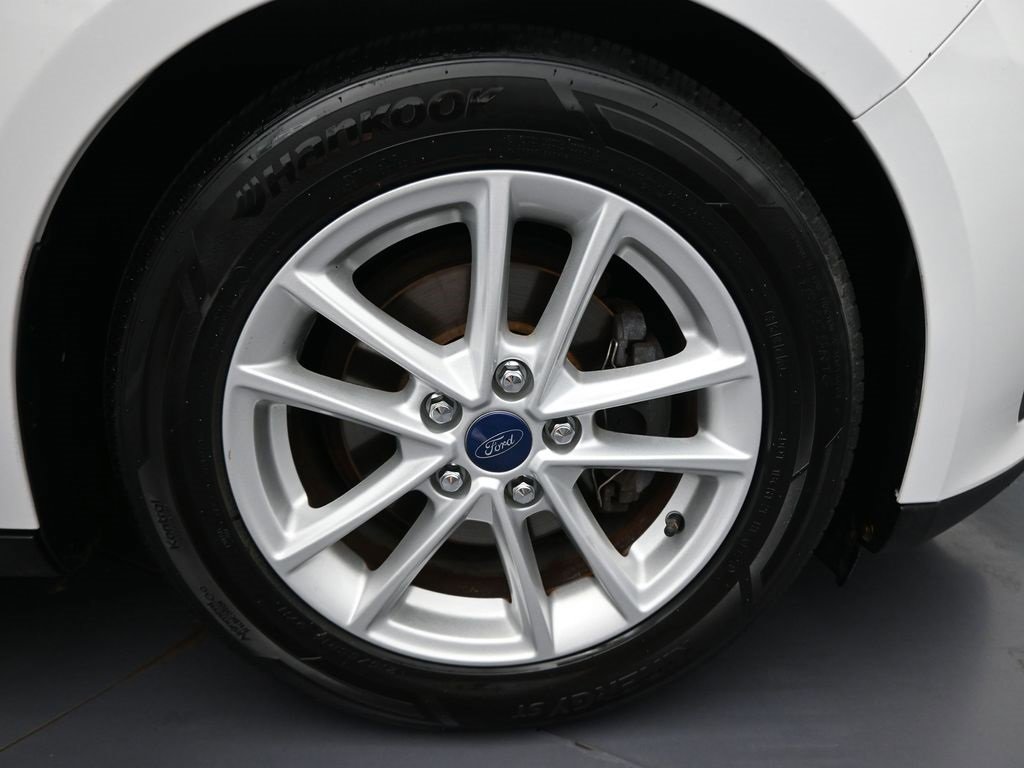 Used 2015 Ford Focus SE image 28