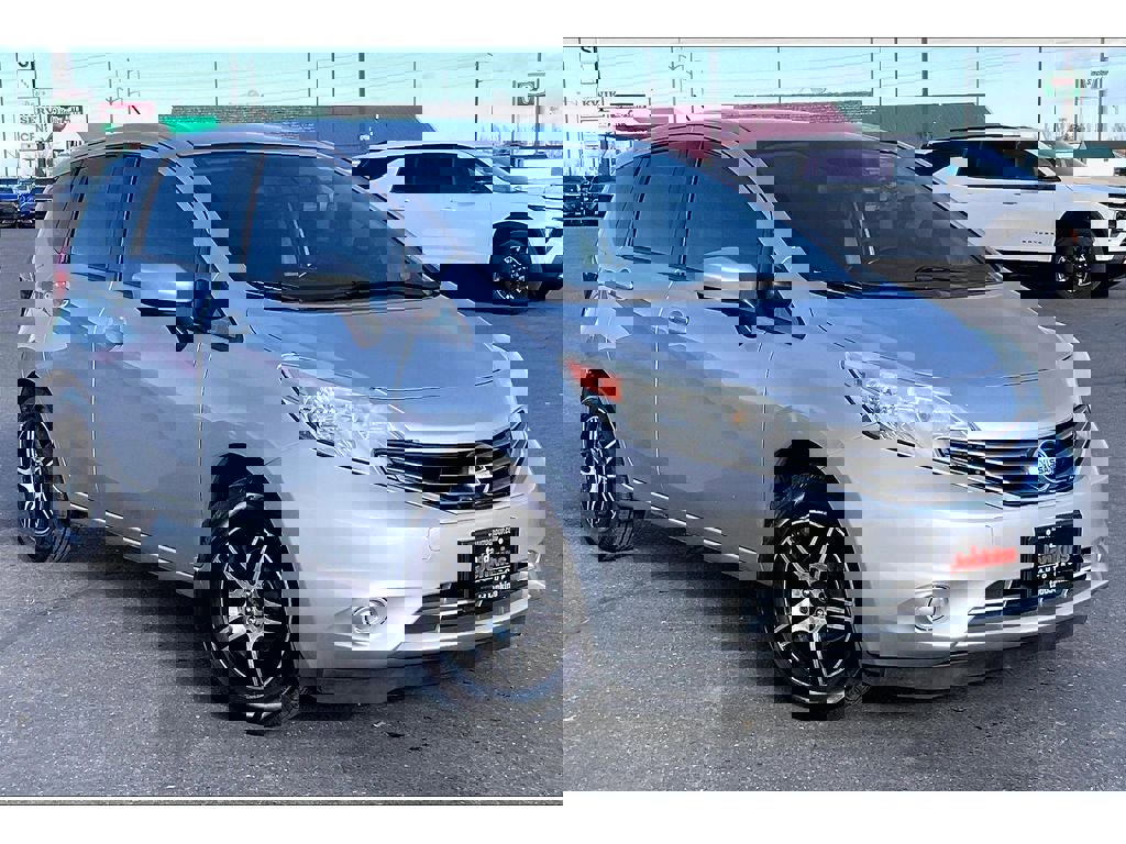 Used 2015 Nissan Versa Note SV FWD video 2