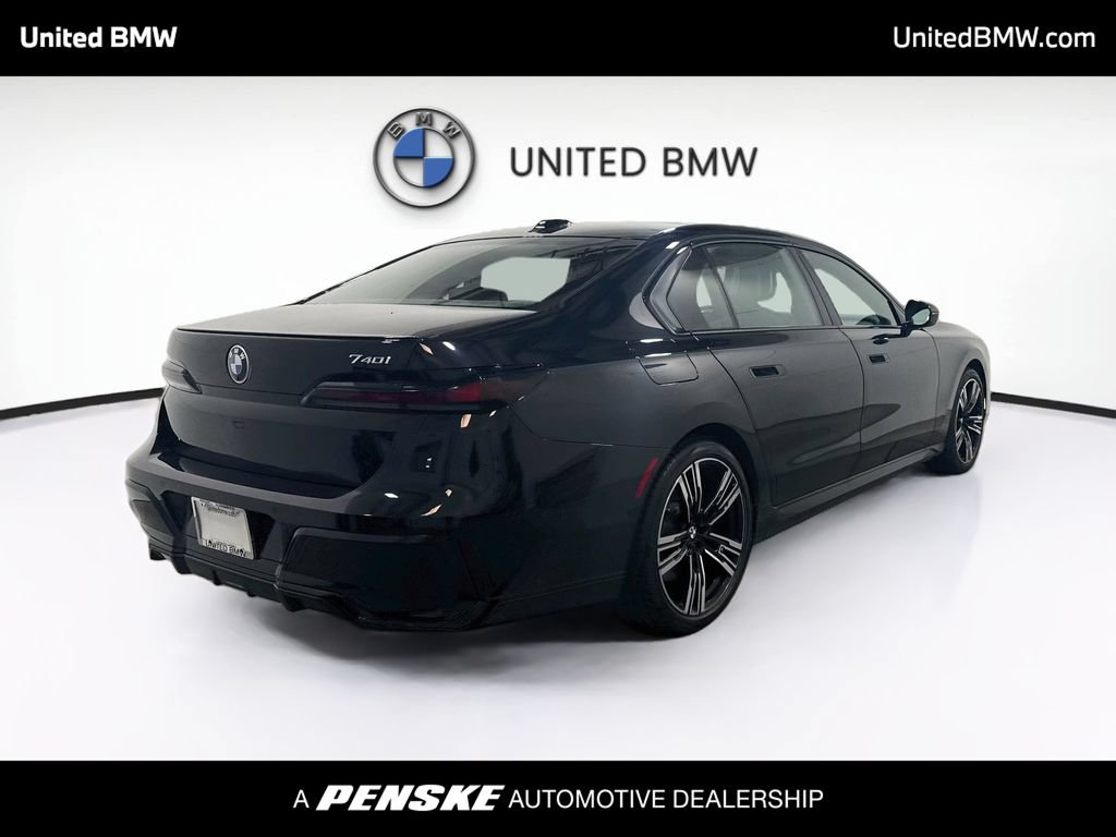 Certified 2025 BMW 740i w/ Premium Package RWD image 5