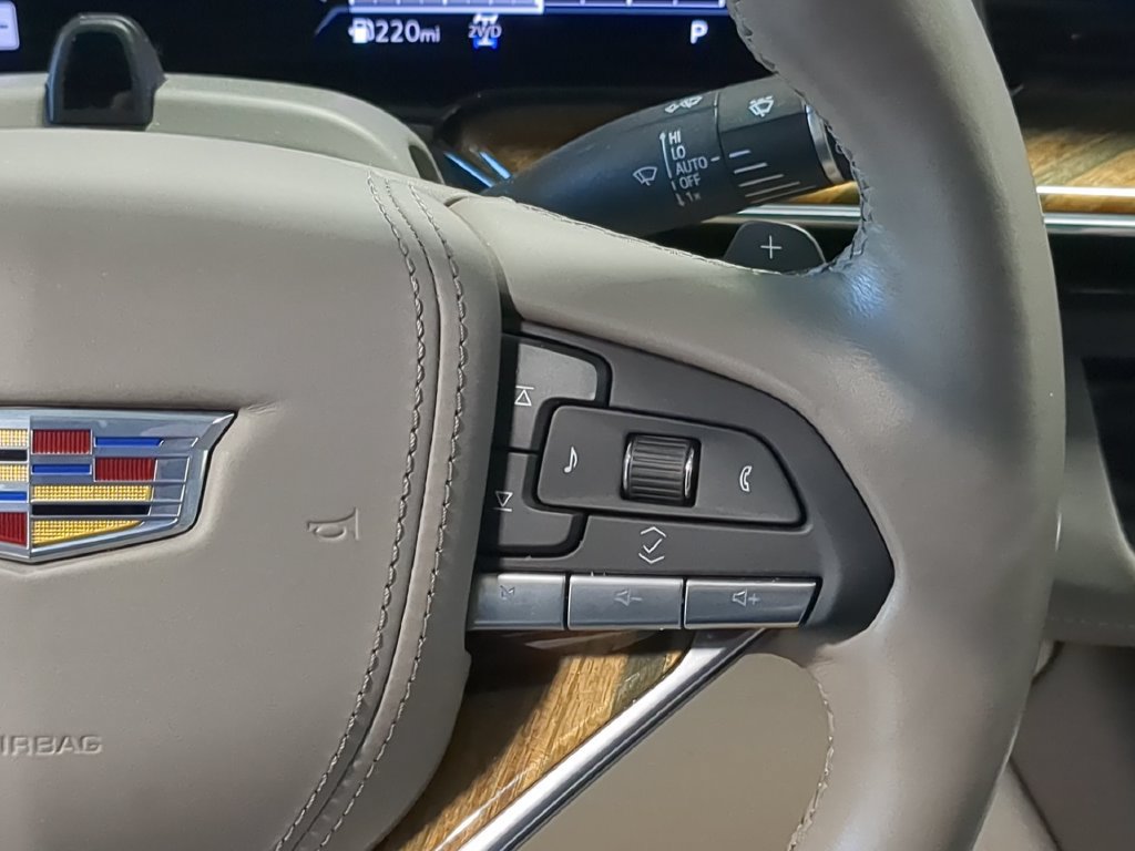 Used 2023 Cadillac Escalade ESV Premium Luxury Platinum AWD/4WD image 30