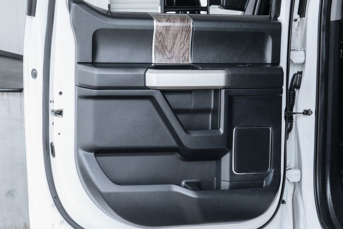 Used 2018 Ford F250 Lariat w/ Chrome Package image 38