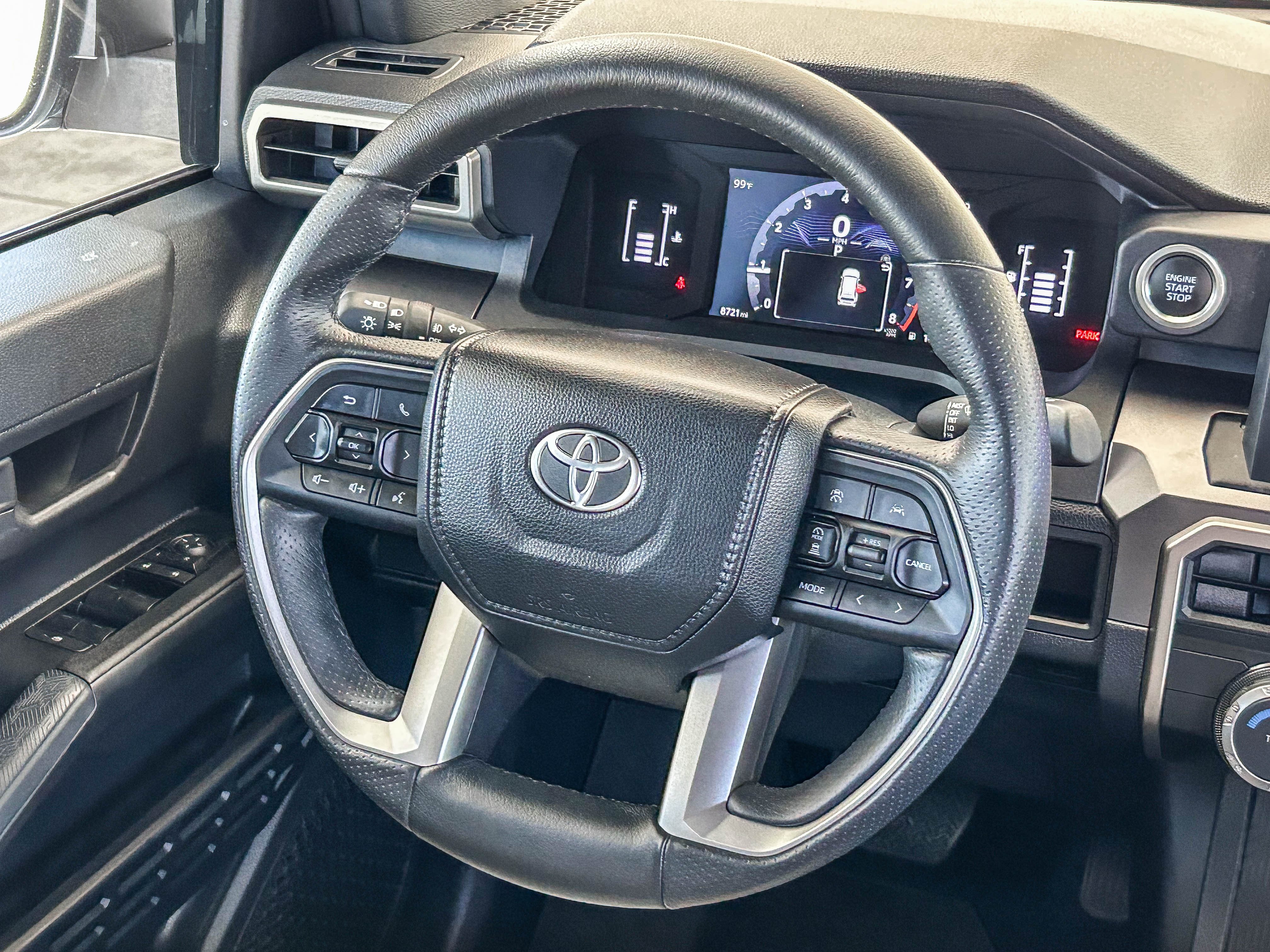 Used 2025 Toyota 4Runner SR5 AWD/4WD image 15