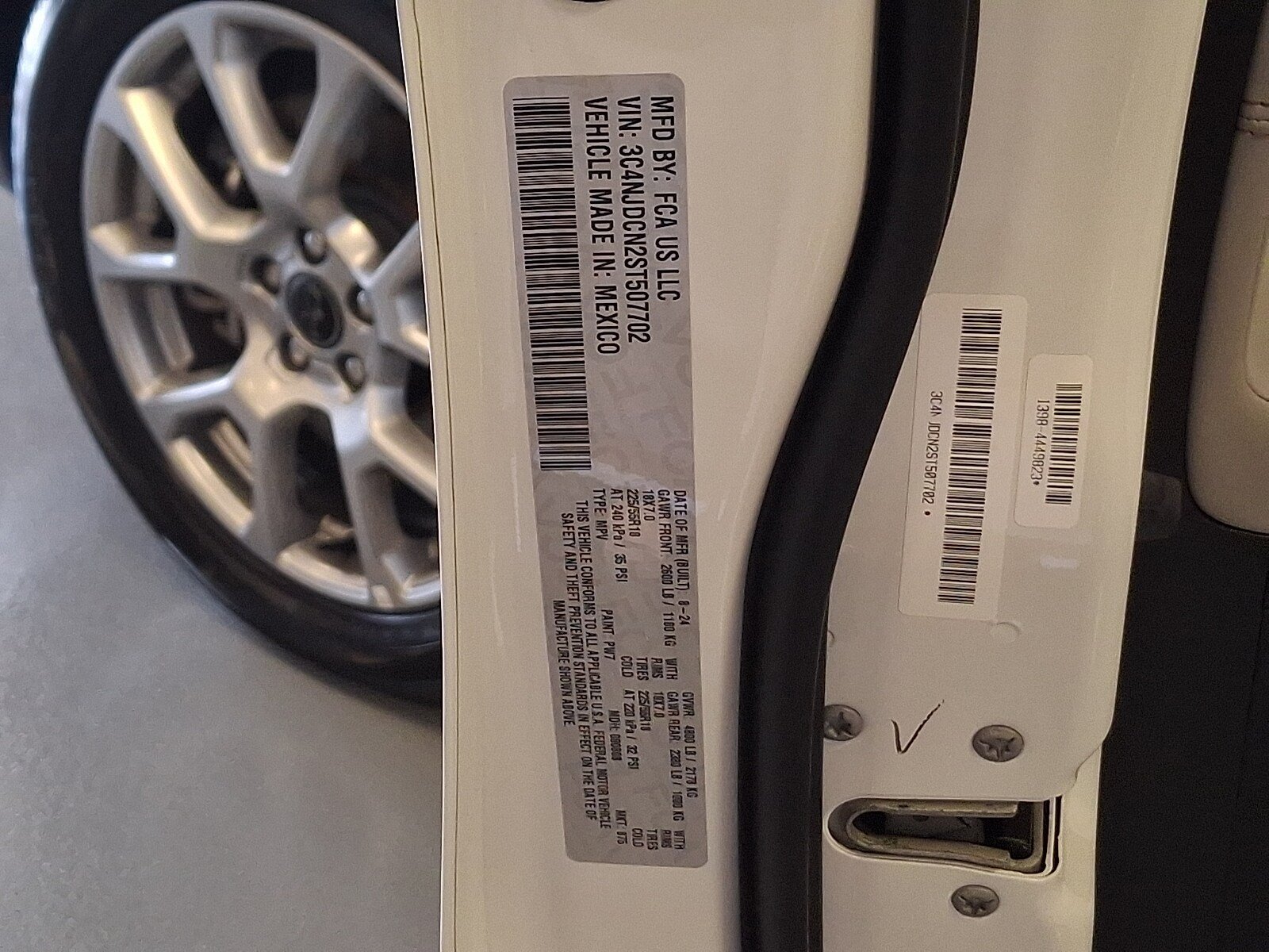 Certified 2025 Jeep Compass Limited AWD/4WD image 26