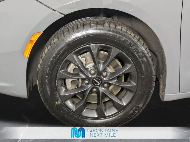 Used 2021 Chrysler Pacifica Touring-L w/ S Appearance Package image 33