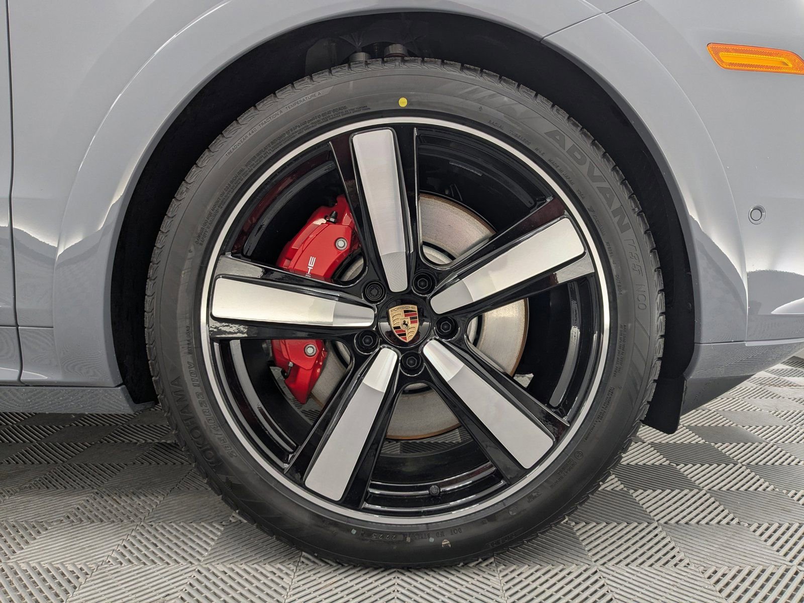 New 2026 Porsche Cayenne GTS image 25