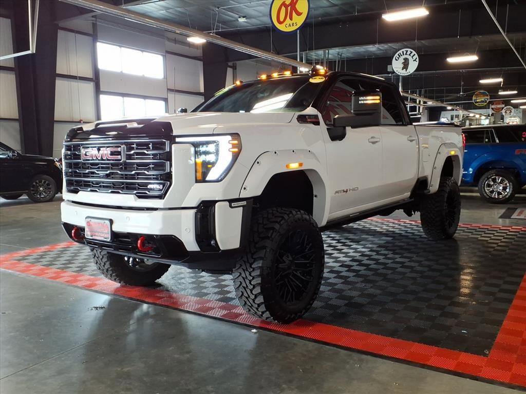 Used 2025 GMC Sierra 2500 AT4 w/ AT4 Premium Plus Package image 3