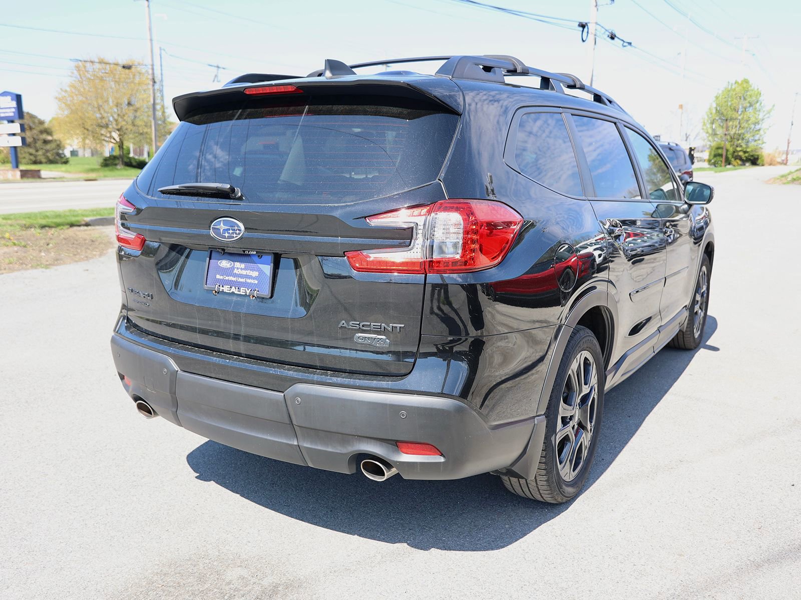 Used 2023 Subaru Ascent Onyx Edition AWD/4WD image 7