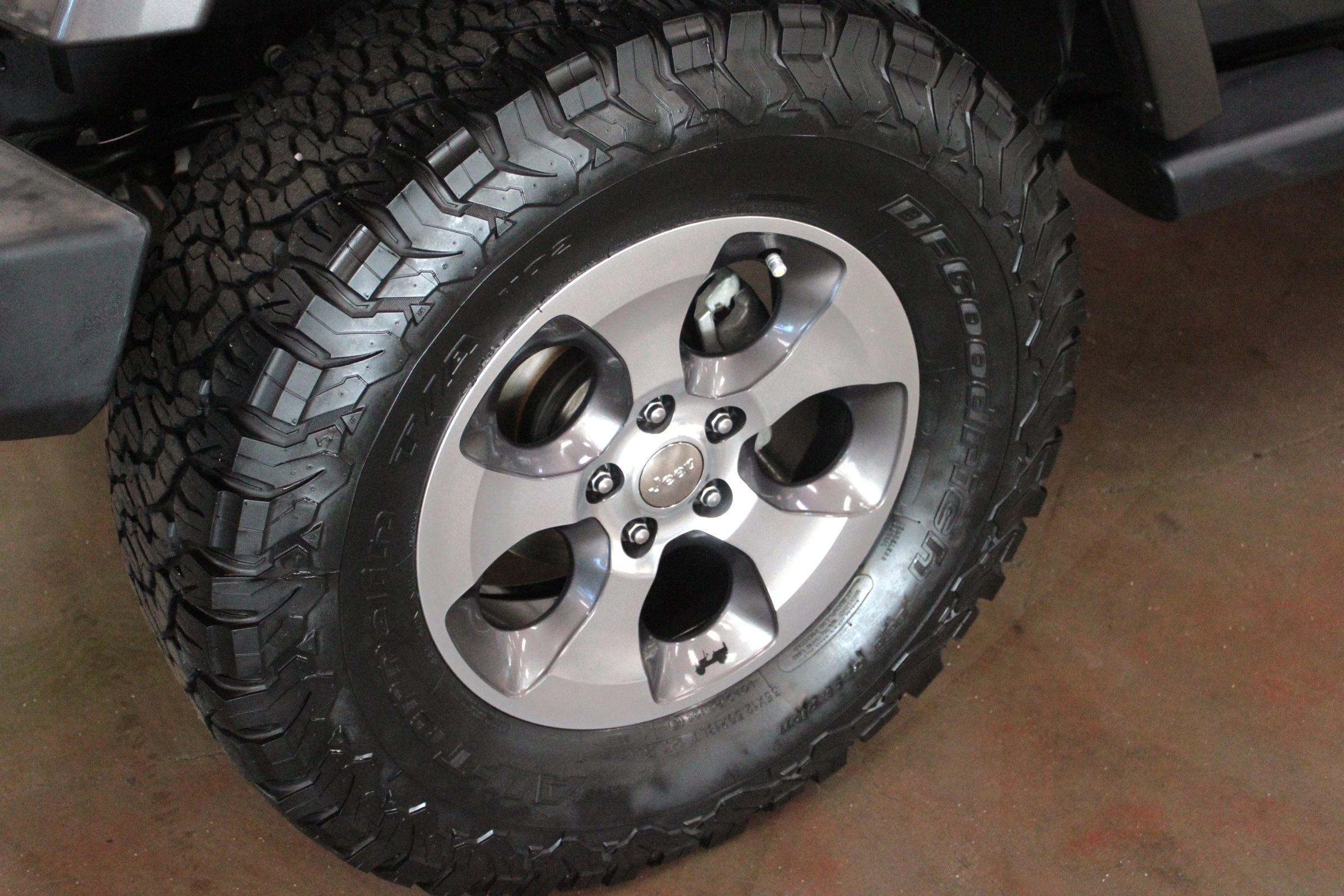 Used 2017 Jeep Wrangler Unlimited Sahara image 22