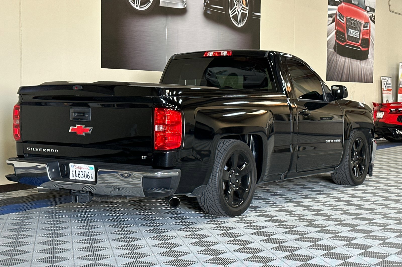 Used 2016 Chevrolet Silverado 1500 LT w/ LT Convenience Package image 4