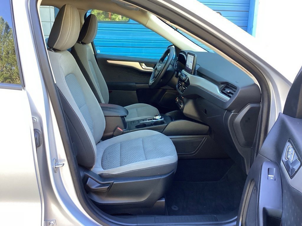 Used 2020 Ford Escape SE image 31